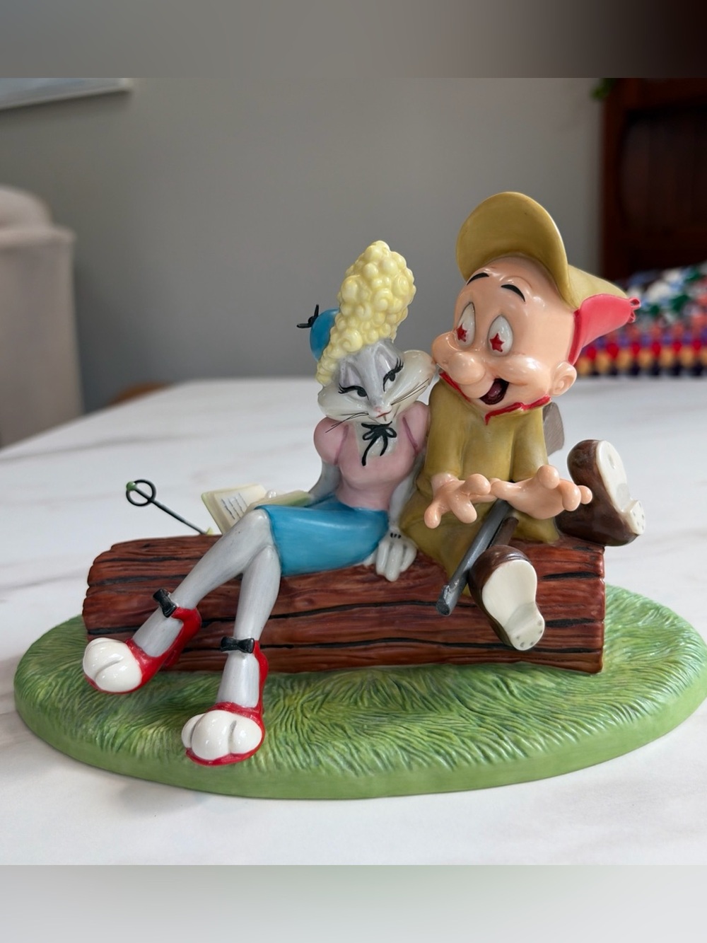 Goebel Looney Tunes Spotlight Collection ISN'T SHE WOVEWE Bugs & Elmer Figurine